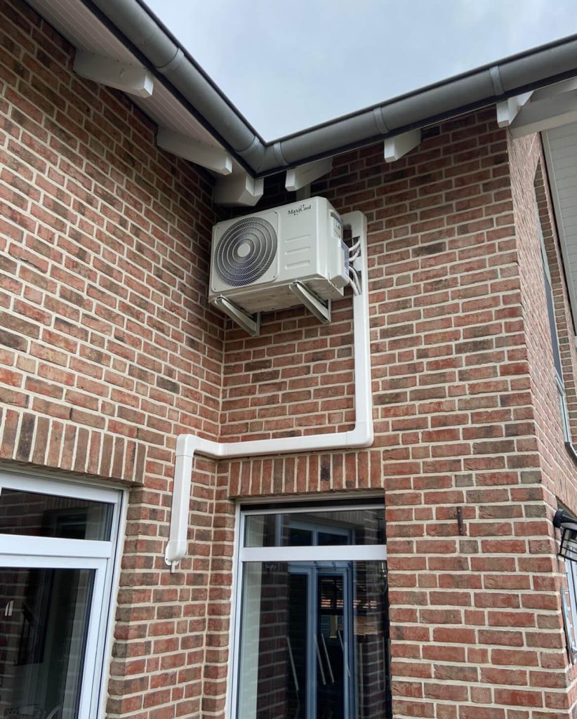 Buiten plaatsing aan de gevel